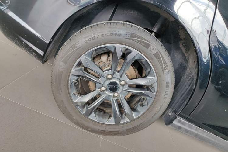 Used Dongfeng Aeolus Yixuan 2024 1.5L Automatic JingSu Edition Right Rear Wheel Hub