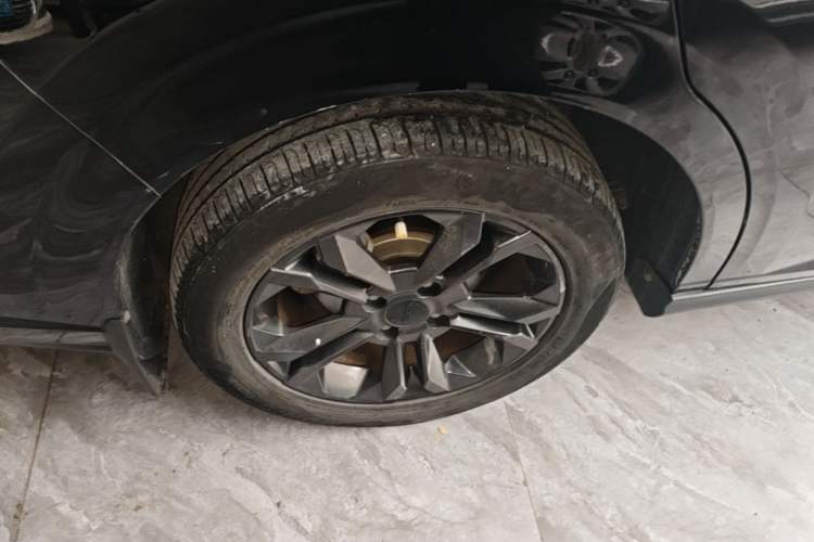 Used Dongfeng Aeolus Yixuan 2024 1.5L Automatic JingSu Edition Right Rear Wheel Hub