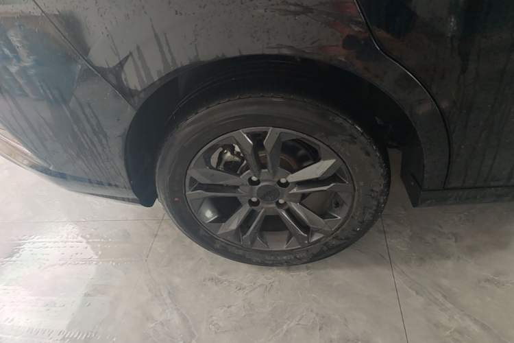 Used Dongfeng Aeolus Yixuan 2024 1.5L Automatic JingSu Edition Right Rear Wheel Hub