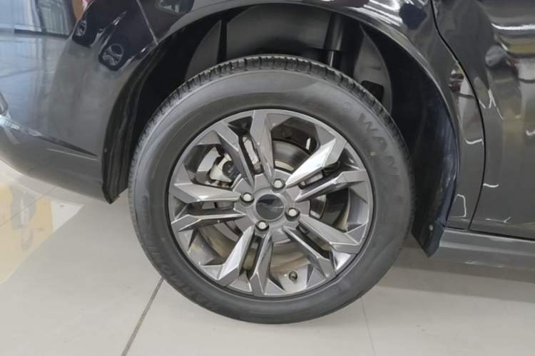 Used Dongfeng Aeolus Yixuan 2024 1.5L Automatic JingSu Edition Right Rear Wheel Hub