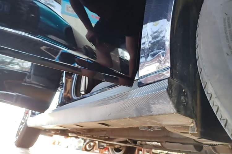 Used Dongfeng Aeolus Yixuan 2024 1.5L Automatic JingSu Edition Right Side Sill
