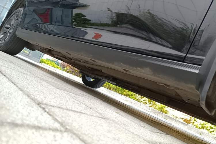 Used Dongfeng Aeolus Yixuan 2024 1.5T Automatic Jingqing Edition Right Side Sill