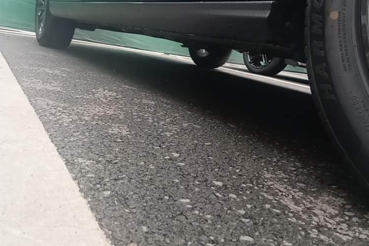 Used Dongfeng Aeolus Yixuan 2024 1.5L Automatic JingSu Edition Right Side Sill