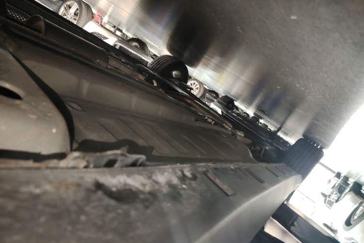 Used Dongfeng Aeolus Yixuan 2024 1.5L Automatic JingSu Edition Right Side Sill