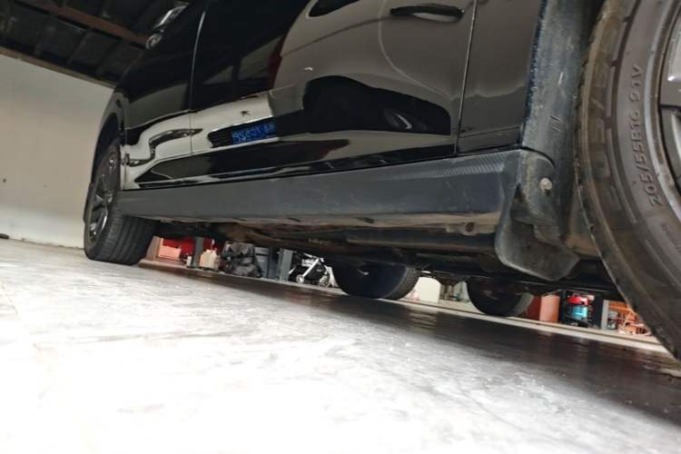 Used Dongfeng Aeolus Yixuan 2024 1.5L Automatic JingSu Edition Right Side Sill