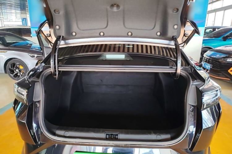 Used Dongfeng Aeolus Yixuan 2024 1.5L Automatic JingSu Edition Trunk