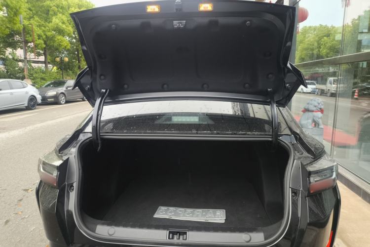 Used Dongfeng Aeolus Yixuan 2024 1.5L Automatic JingSu Edition Trunk