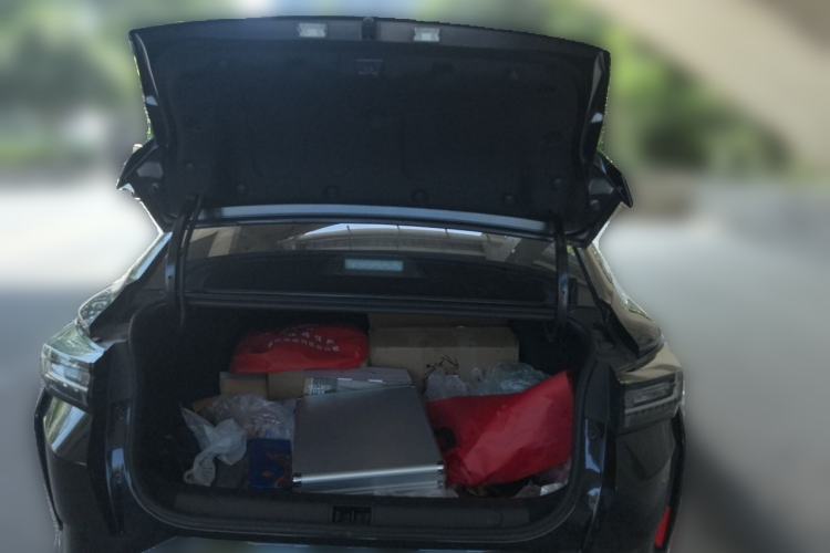 Used Dongfeng Aeolus Yixuan 2024 1.5L Automatic JingSu Edition Trunk