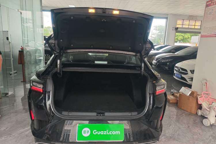 Used Dongfeng Aeolus Yixuan 2024 1.5L Automatic JingSu Edition Trunk