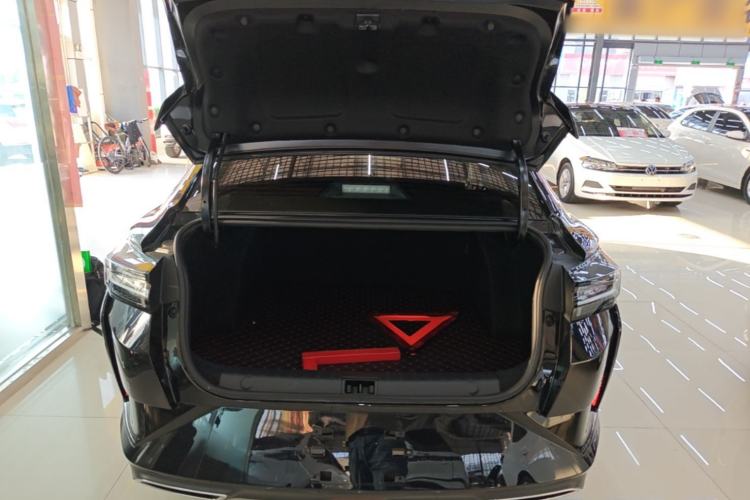 Used Dongfeng Aeolus Yixuan 2024 1.5L Automatic JingSu Edition Trunk