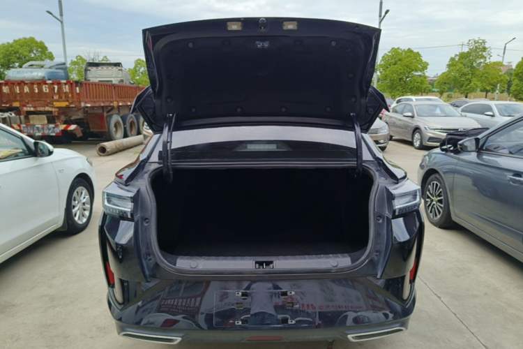 Used Dongfeng Aeolus Yixuan 2024 1.5L Automatic JingSu Edition Trunk