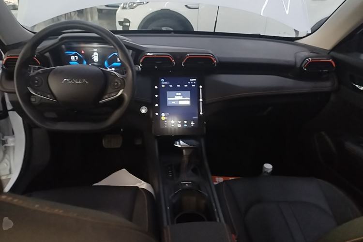 Used Dongfeng Aeolus Yixuan 2024 1.5L Automatic JingSu Edition Center Console