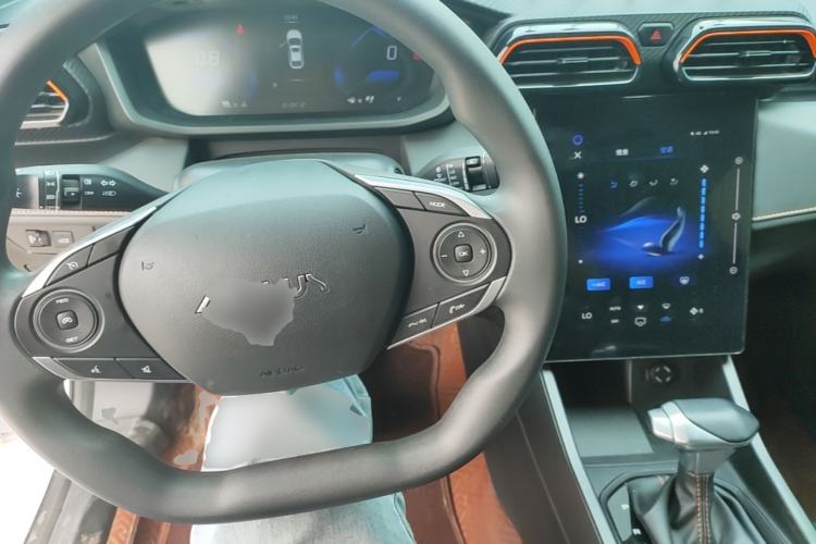 Used Dongfeng Aeolus Yixuan 2024 1.5L Automatic JingSu Edition Center Console