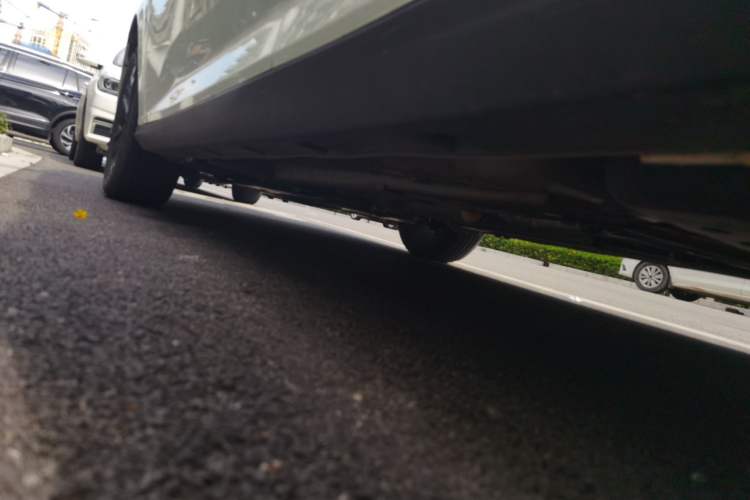 Used Dongfeng Aeolus Yixuan 2024 1.5L Automatic JingSu Edition Chassis Rear Left