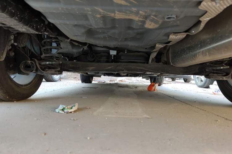 Used Dongfeng Aeolus Yixuan 2024 1.5L Automatic JingSu Edition Chassis Rear