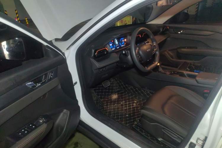 Used Dongfeng Aeolus Yixuan 2024 1.5L Automatic JingSu Edition Driver Seat