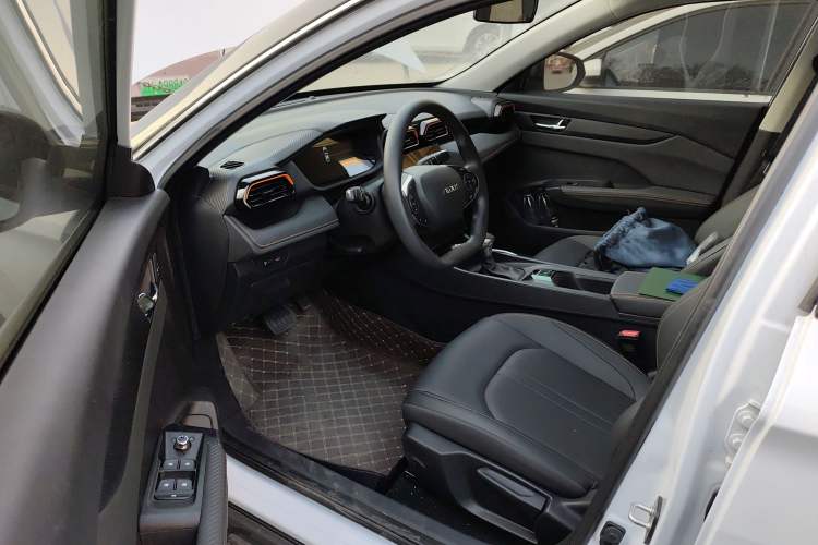 Used Dongfeng Aeolus Yixuan 2024 1.5L Automatic JingSu Edition Driver Seat