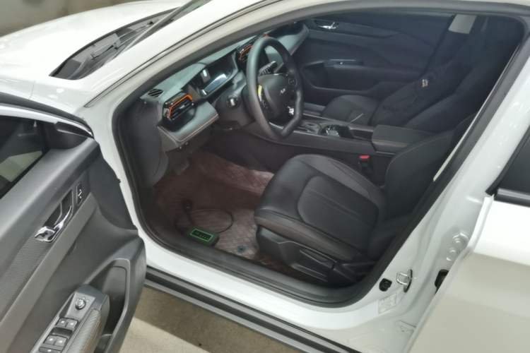 Used Dongfeng Aeolus Yixuan 2024 1.5L Automatic JingSu Edition Driver Seat