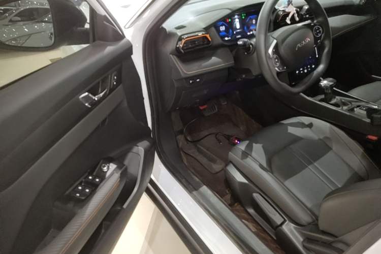 Used Dongfeng Aeolus Yixuan 2024 1.5L Automatic JingSu Edition Driver Seat
