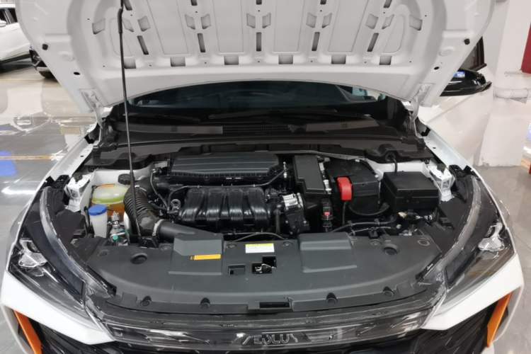 Used Dongfeng Aeolus Yixuan 2024 1.5L Automatic JingSu Edition Engine Bay