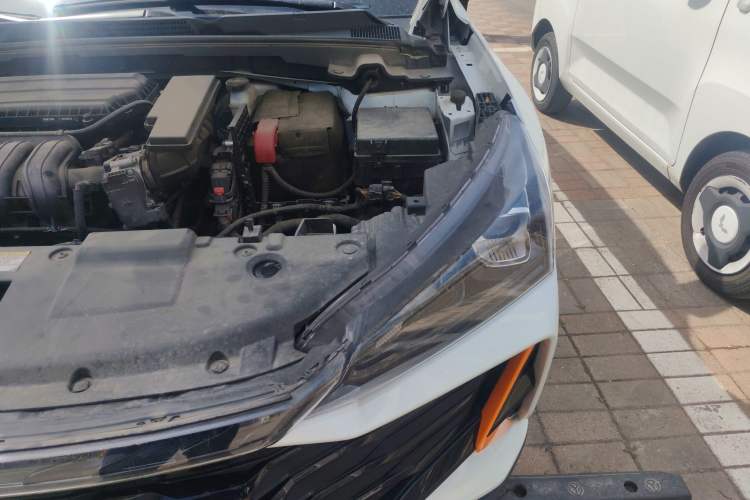 Used Dongfeng Aeolus Yixuan 2024 1.5L Automatic JingSu Edition Engine Bay Left