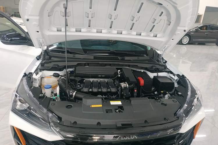 Used Dongfeng Aeolus Yixuan 2024 1.5L Automatic JingSu Edition Engine Bay