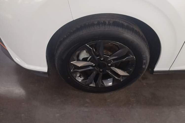Used Dongfeng Aeolus Yixuan 2024 1.5L Automatic JingSu Edition Exterior 4