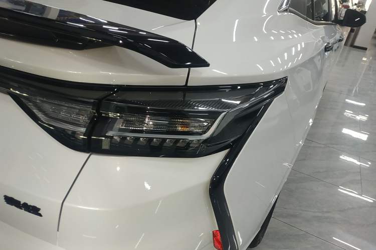 Used Dongfeng Aeolus Yixuan 2024 1.5L Automatic JingSu Edition Exterior 6