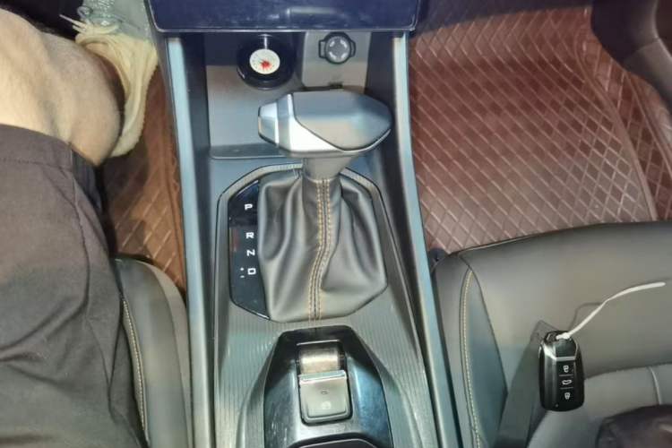 Used Dongfeng Aeolus Yixuan 2024 1.5L Automatic JingSu Edition Gear Lever