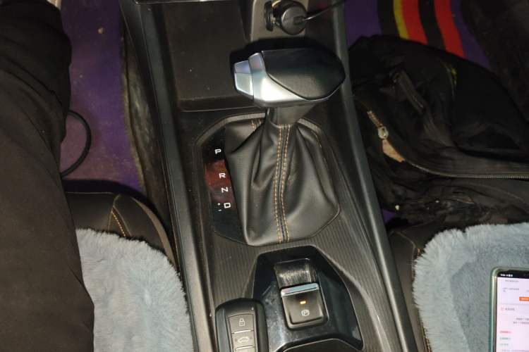 Used Dongfeng Aeolus Yixuan 2024 1.5L Automatic JingSu Edition Gear Lever