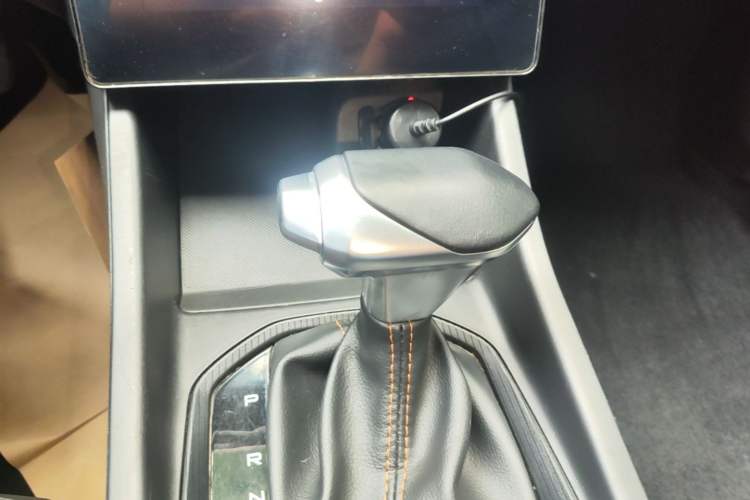 Used Dongfeng Aeolus Yixuan 2024 1.5L Automatic JingSu Edition Gear Lever
