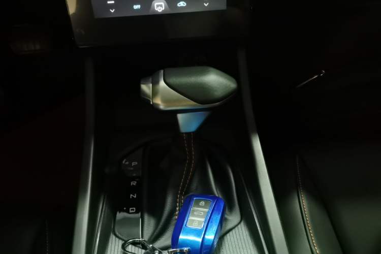 Used Dongfeng Aeolus Yixuan 2024 1.5L Automatic JingSu Edition Gear Lever