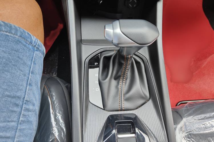 Used Dongfeng Aeolus Yixuan 2024 1.5L Automatic JingSu Edition Gear Lever