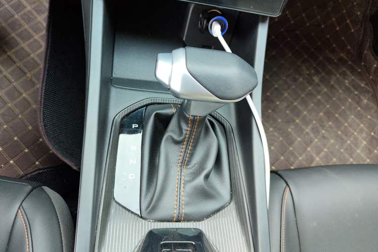 Used Dongfeng Aeolus Yixuan 2024 1.5L Automatic JingSu Edition Gear Lever