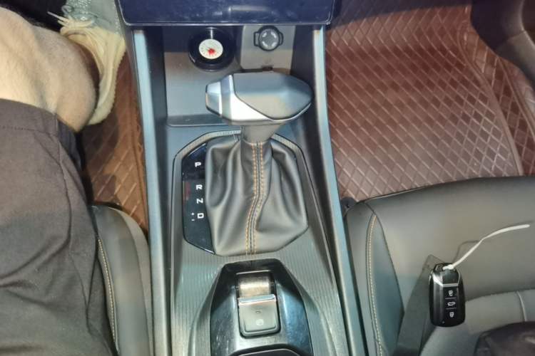 Used Dongfeng Aeolus Yixuan 2024 1.5L Automatic JingSu Edition Gear Lever