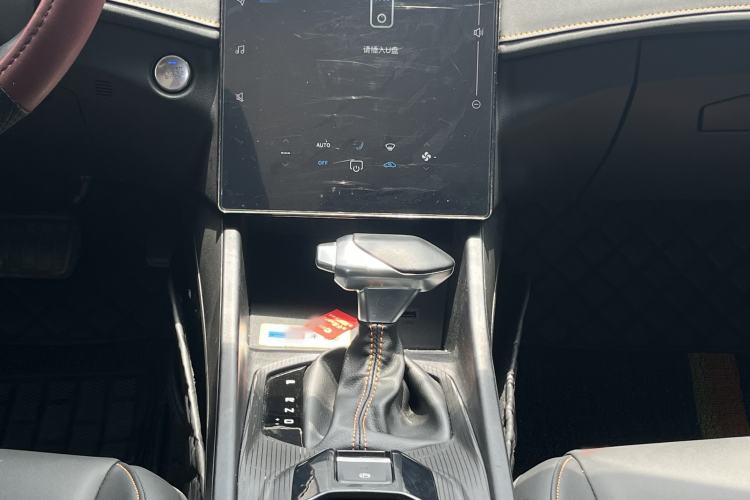 Used Dongfeng Aeolus Yixuan 2024 1.5L Automatic JingSu Edition Gear Lever