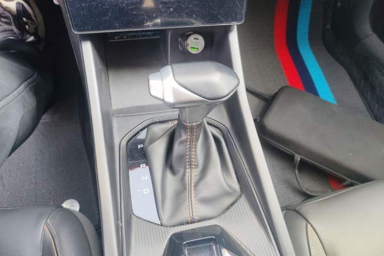 Used Dongfeng Aeolus Yixuan 2024 1.5L Automatic JingSu Edition Gear Lever