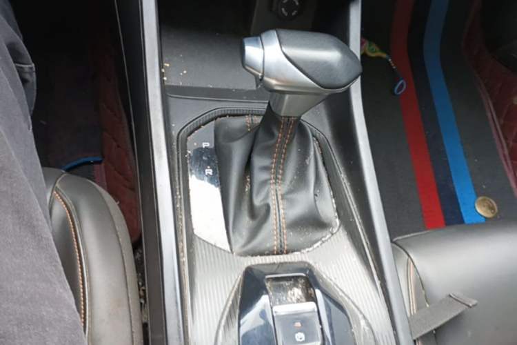 Used Dongfeng Aeolus Yixuan 2024 1.5L Automatic JingSu Edition Gear Lever