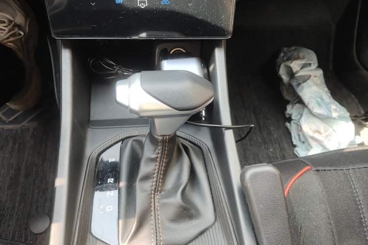 Used Dongfeng Aeolus Yixuan 2024 1.5L Automatic JingSu Edition Gear Lever