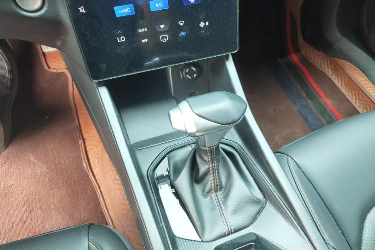 Used Dongfeng Aeolus Yixuan 2024 1.5L Automatic JingSu Edition Gear Lever