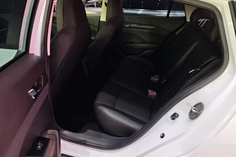 Used Dongfeng Aeolus Yixuan 2024 1.5L Automatic JingSu Edition Interior 1
