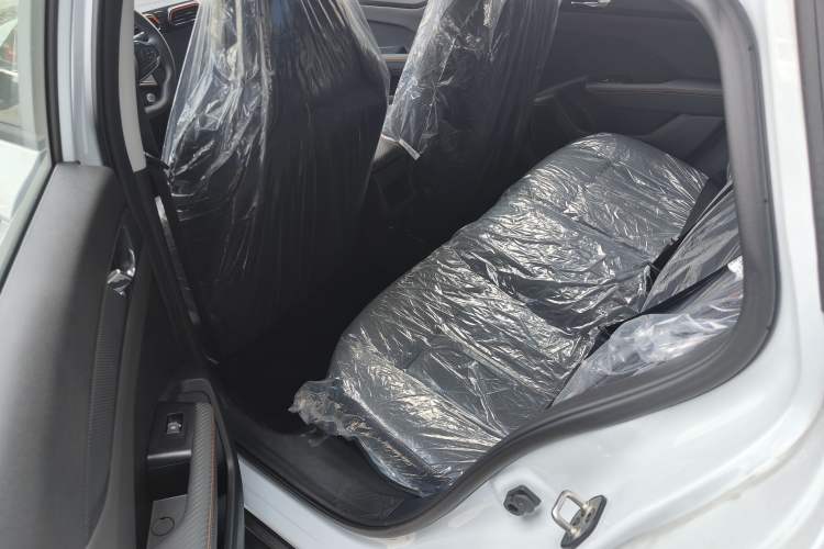 Used Dongfeng Aeolus Yixuan 2024 1.5L Automatic JingSu Edition Interior 1