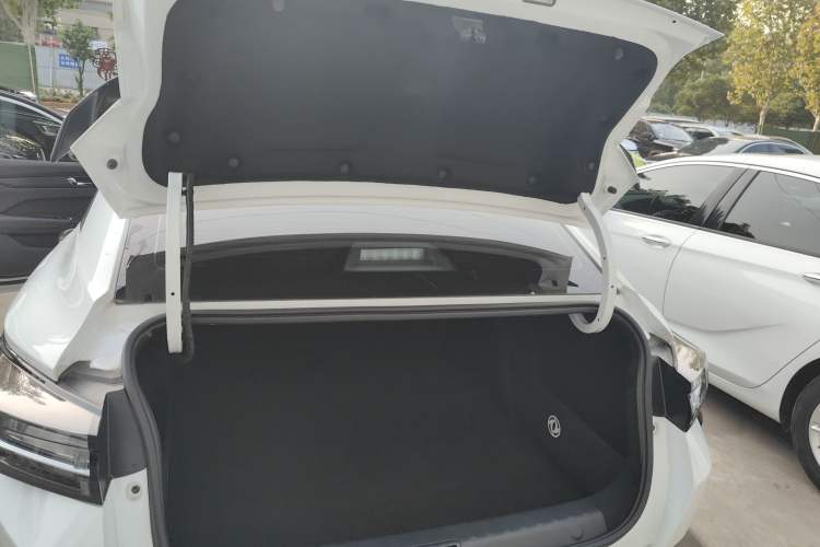 Used Dongfeng Aeolus Yixuan 2024 1.5L Automatic JingSu Edition Interior 5