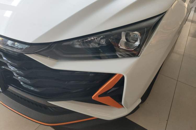 Used Dongfeng Aeolus Yixuan 2024 1.5L Automatic JingSu Edition Left Front Headlight