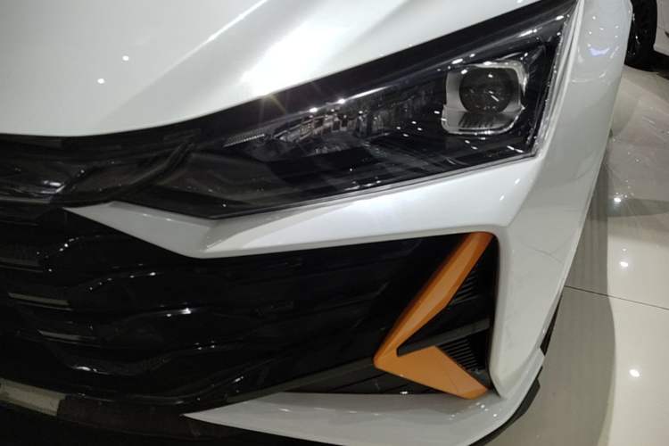 Used Dongfeng Aeolus Yixuan 2024 1.5L Automatic JingSu Edition Left Front Headlight