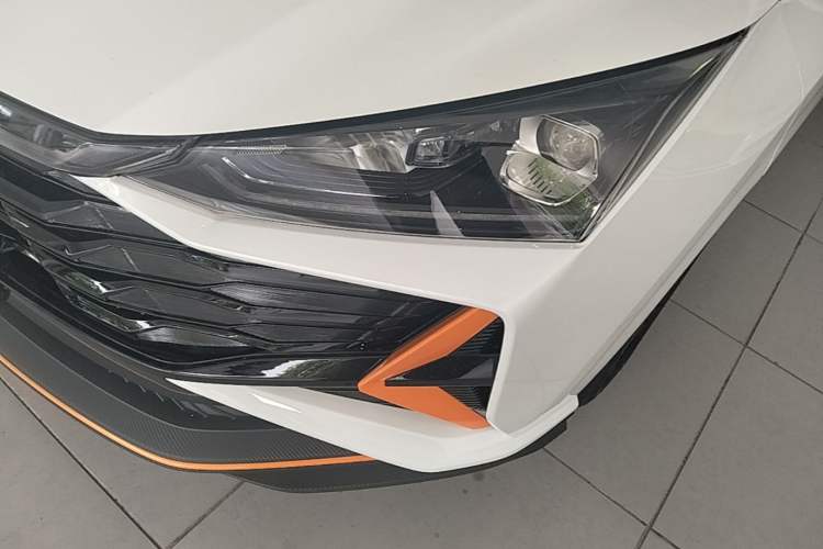 Used Dongfeng Aeolus Yixuan 2024 1.5L Automatic JingSu Edition Left Front Headlight