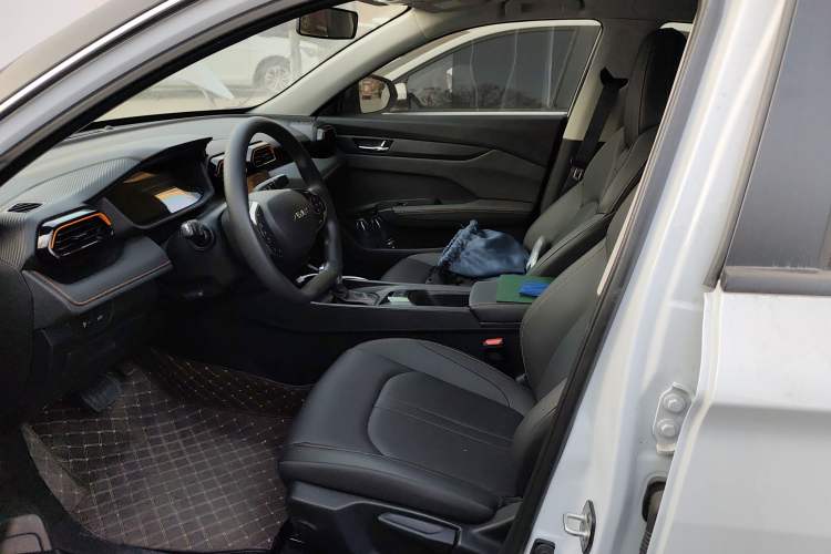 Used Dongfeng Aeolus Yixuan 2024 1.5L Automatic JingSu Edition Left Front Seat
