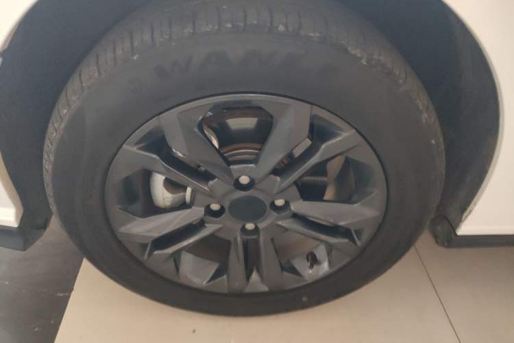 Used Dongfeng Aeolus Yixuan 2024 1.5L Automatic JingSu Edition Left Front Wheel Hub