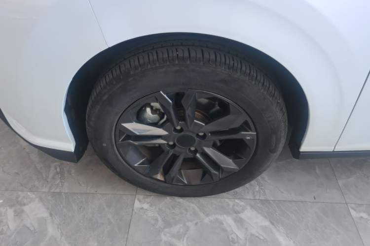 Used Dongfeng Aeolus Yixuan 2024 1.5L Automatic JingSu Edition Left Front Wheel Hub