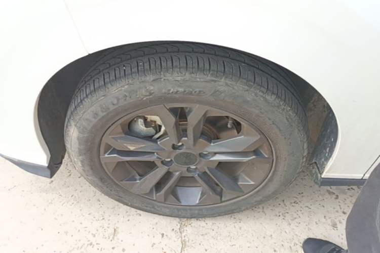 Used Dongfeng Aeolus Yixuan 2024 1.5L Automatic JingSu Edition Left Front Wheel Hub